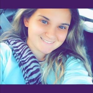 Meet your Posher, Kayla